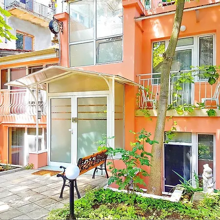 Apartment Yes